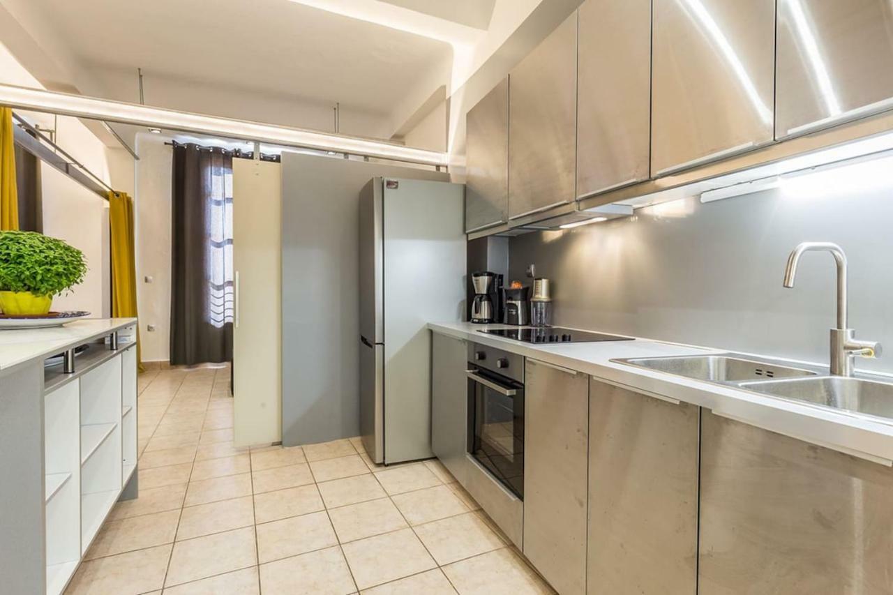 Ferienwohnung Renovated Loft At The Center Of Monastiraki Athen Exterior foto